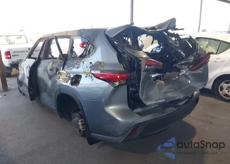 2022 Toyota Highlander Xle из США, поврежденный, VIN 5TDHZRBH1NS217612